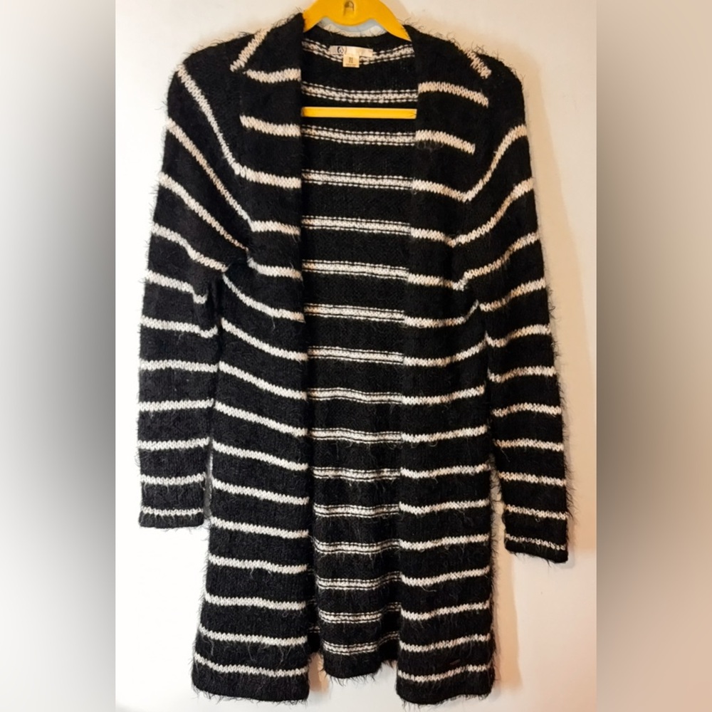 Women's Volcom Long Cardigan Sweater Knit
Black White XS-S-M(8-10) The Breeze